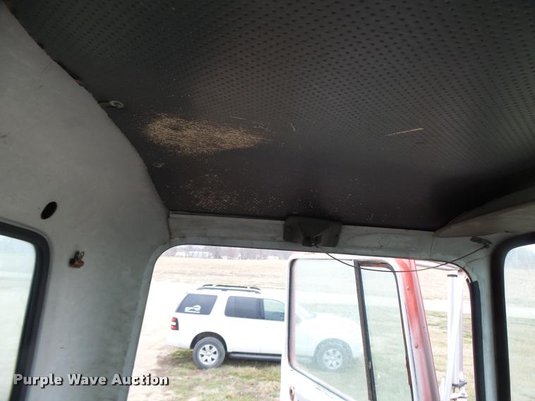 image for item DA3357 1984 Ford LNT9000 tender truck