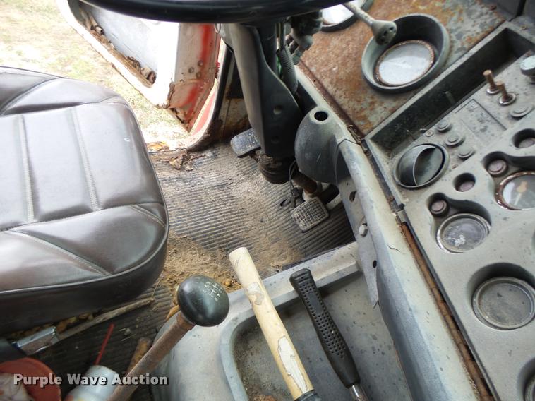 image for item DA3357 1984 Ford LNT9000 tender truck