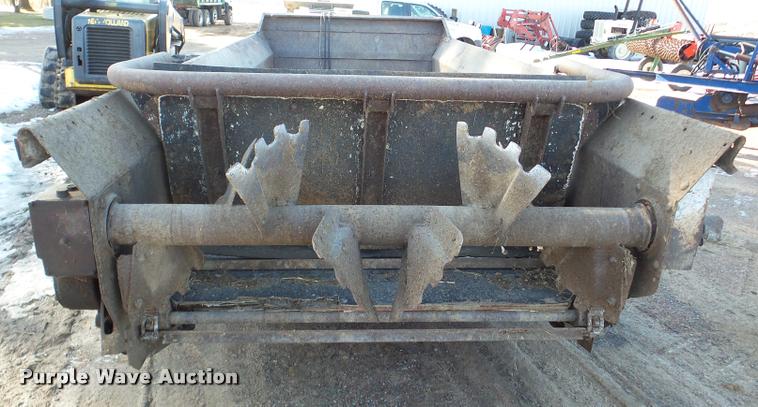 image for item DA7350 New Idea 3626 manure spreader