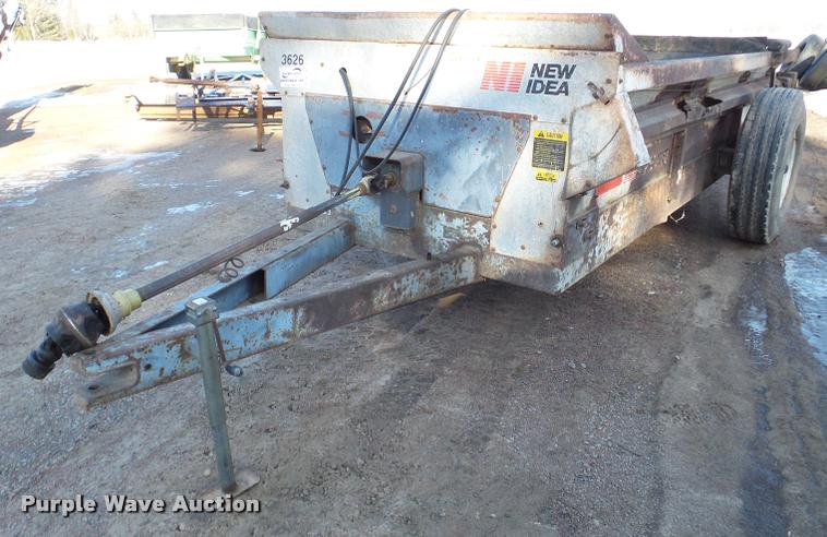 image for item DA7350 New Idea 3626 manure spreader