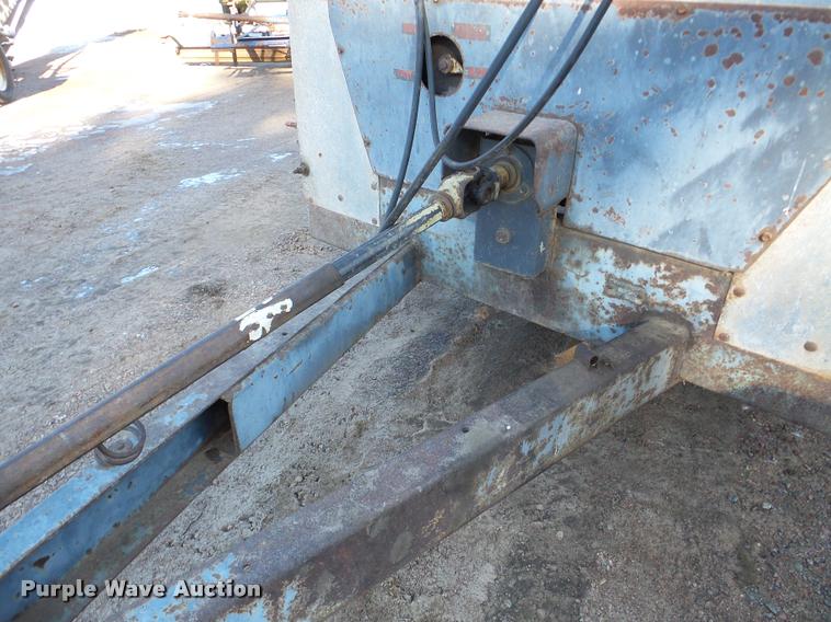 image for item DA7350 New Idea 3626 manure spreader