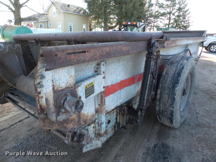 image for item DA7350 New Idea 3626 manure spreader