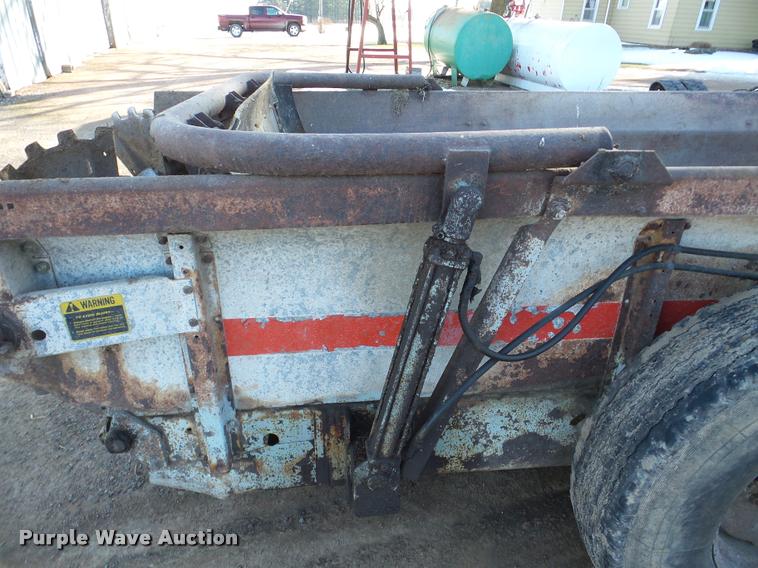 image for item DA7350 New Idea 3626 manure spreader