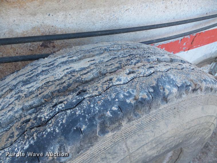 image for item DA7350 New Idea 3626 manure spreader