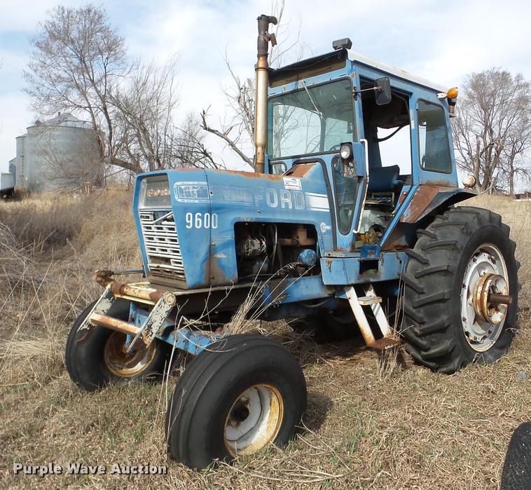 image for item DA7402 Ford 9600 tractor