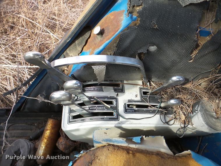 image for item DA7402 Ford 9600 tractor