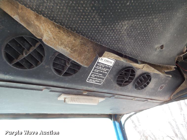 image for item DA7402 Ford 9600 tractor