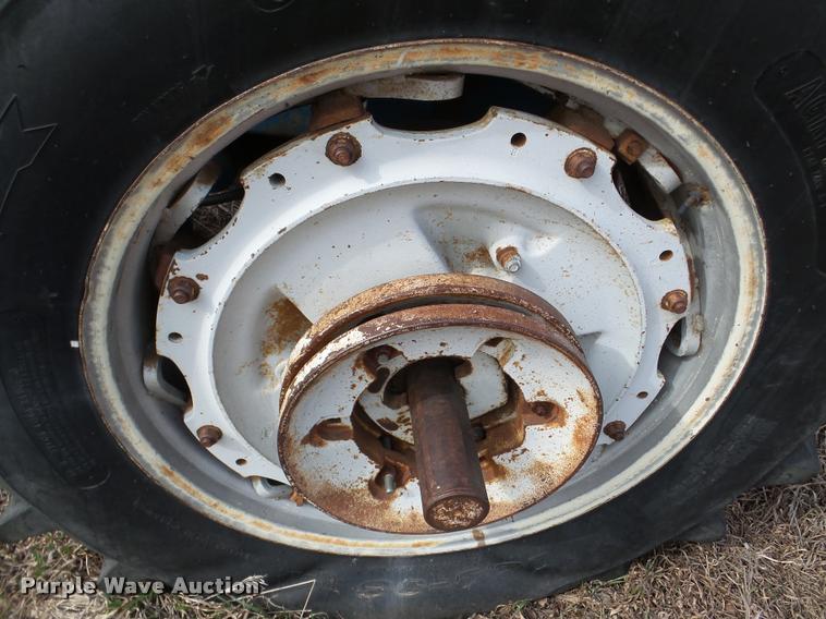 image for item DA7402 Ford 9600 tractor