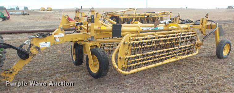 image for item DA7726 2007 Vermeer R2300 twin hay rake