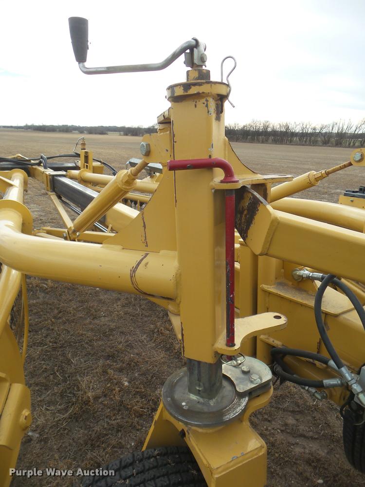 image for item DA7726 2007 Vermeer R2300 twin hay rake