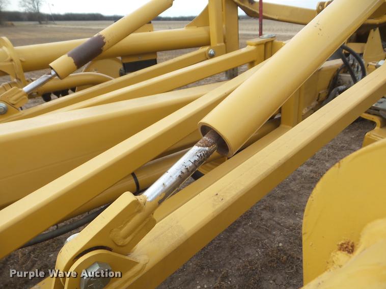 image for item DA7726 2007 Vermeer R2300 twin hay rake