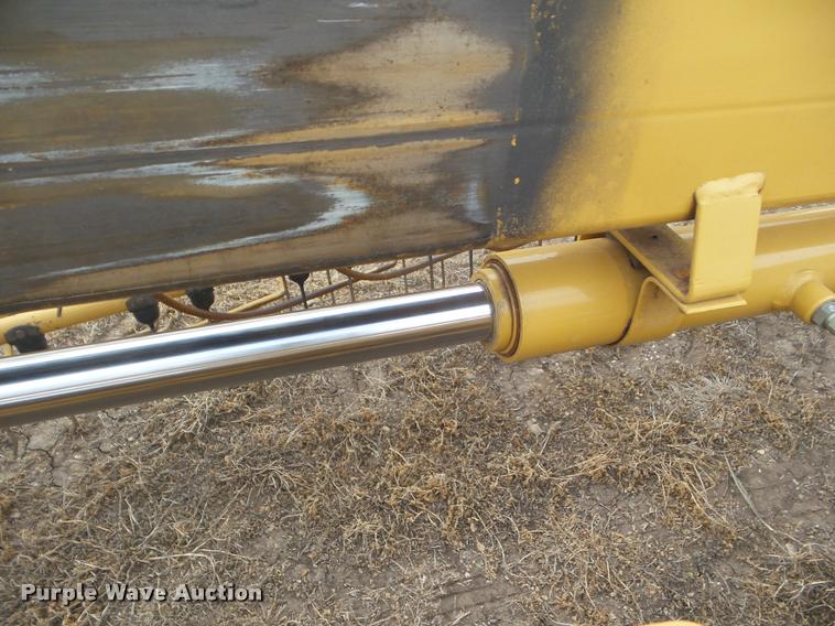 image for item DA7726 2007 Vermeer R2300 twin hay rake