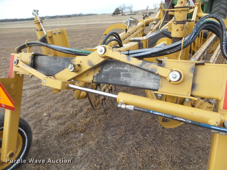 image for item DA7726 2007 Vermeer R2300 twin hay rake