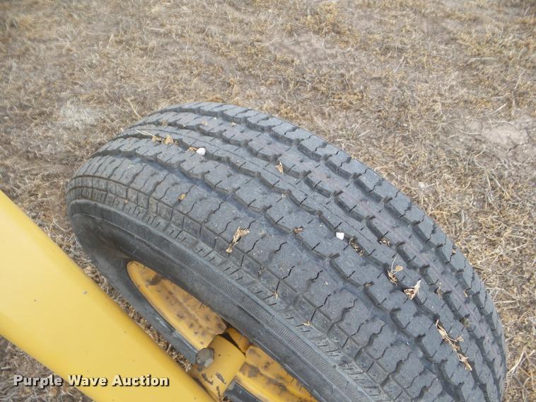 image for item DA7726 2007 Vermeer R2300 twin hay rake