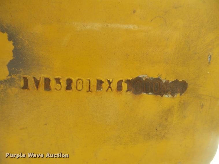 image for item DA7726 2007 Vermeer R2300 twin hay rake