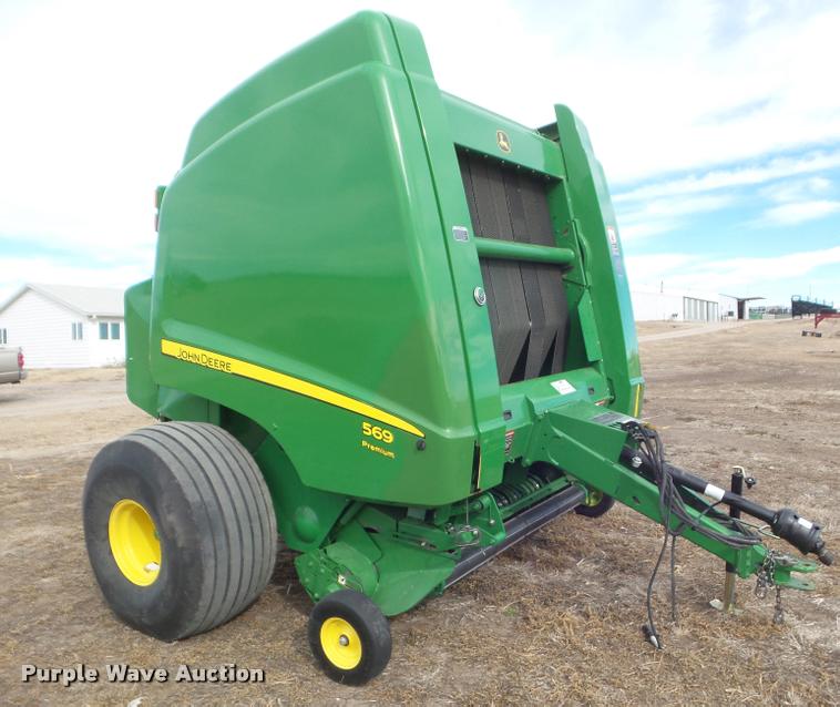 image for item DA7727 2013 John Deere 569 Premium round baler
