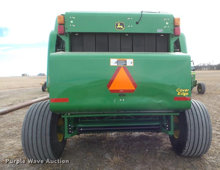 image for item DA7727 2013 John Deere 569 Premium round baler