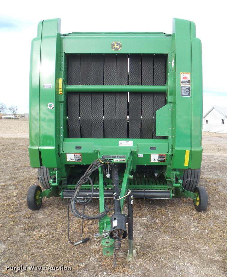 image for item DA7727 2013 John Deere 569 Premium round baler