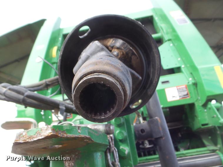 image for item DA7727 2013 John Deere 569 Premium round baler