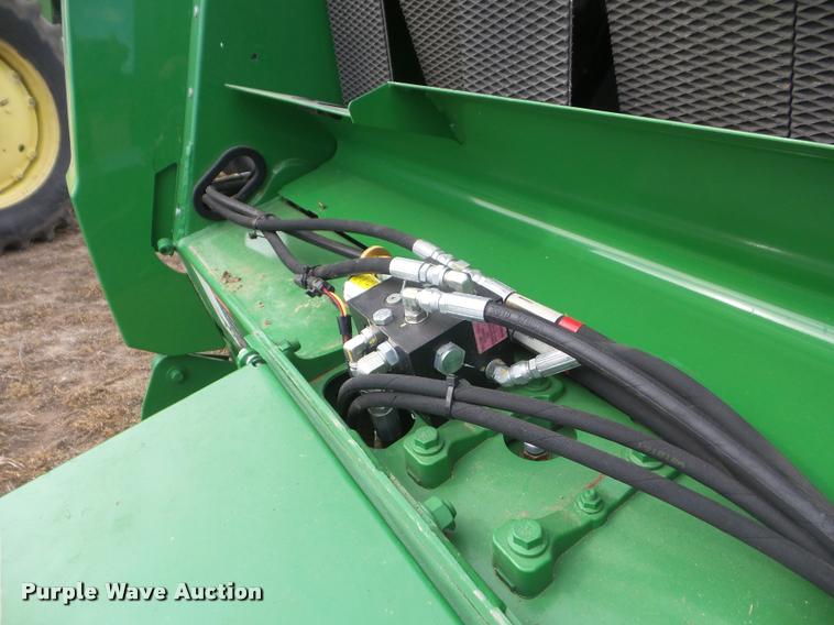 image for item DA7727 2013 John Deere 569 Premium round baler