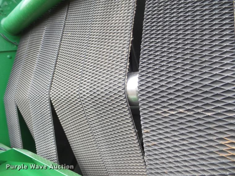 image for item DA7727 2013 John Deere 569 Premium round baler