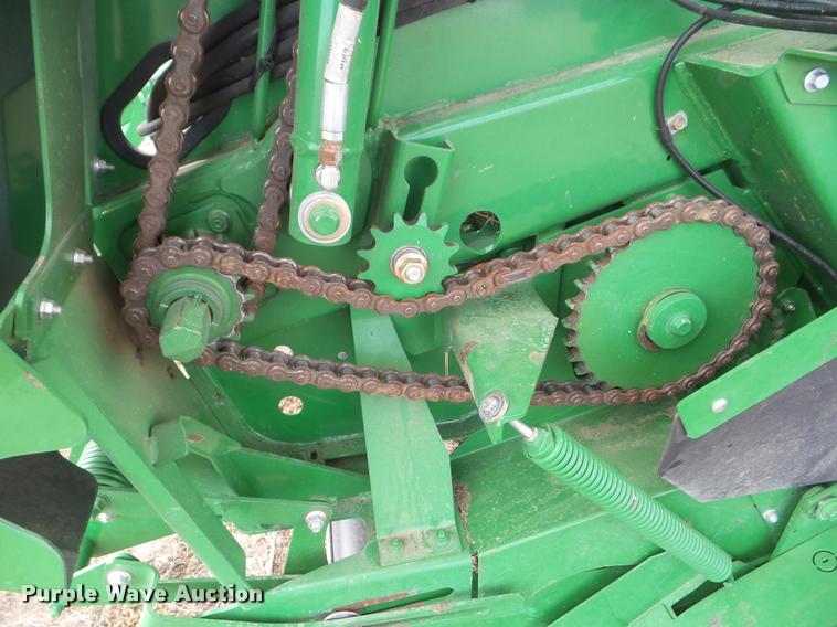 image for item DA7727 2013 John Deere 569 Premium round baler