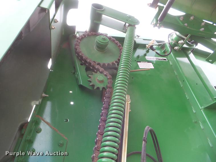 image for item DA7727 2013 John Deere 569 Premium round baler