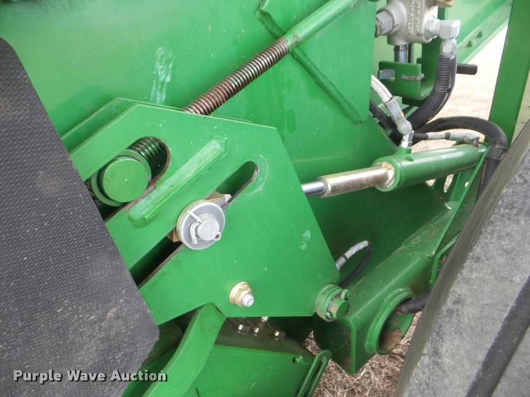 image for item DA7727 2013 John Deere 569 Premium round baler