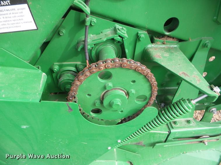 image for item DA7727 2013 John Deere 569 Premium round baler