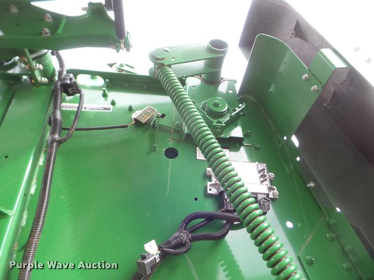 image for item DA7727 2013 John Deere 569 Premium round baler