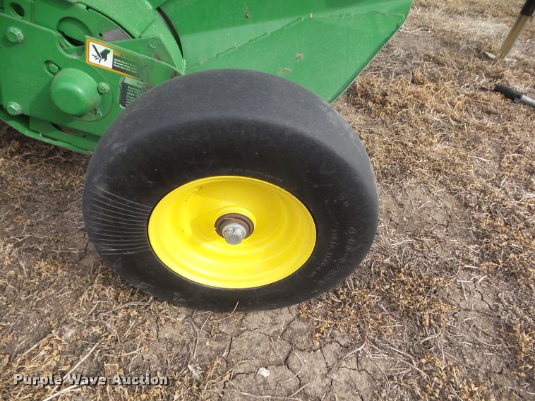 image for item DA7727 2013 John Deere 569 Premium round baler