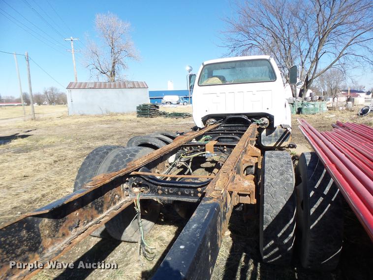 image for item DA9410 2004 Ford F750 Super Duty truck cab and chassis