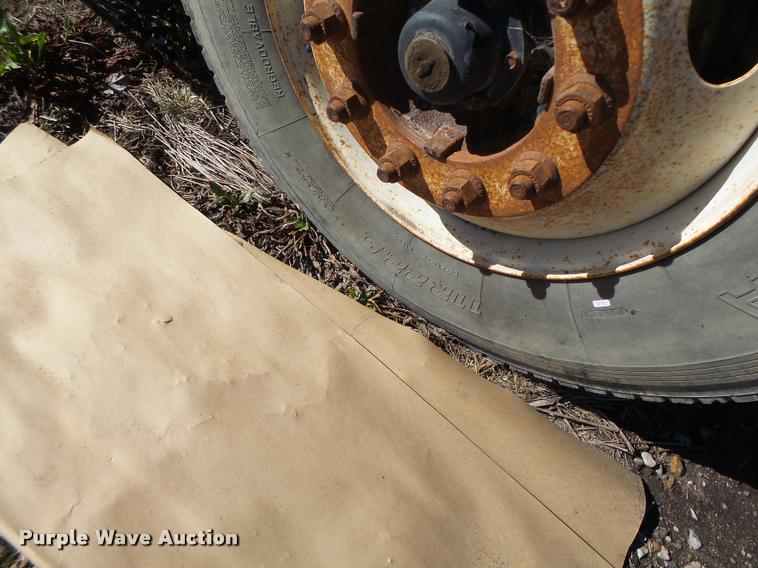 image for item DA9410 2004 Ford F750 Super Duty truck cab and chassis