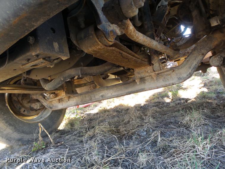 image for item DA9410 2004 Ford F750 Super Duty truck cab and chassis