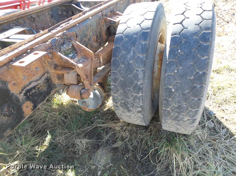 image for item DA9410 2004 Ford F750 Super Duty truck cab and chassis