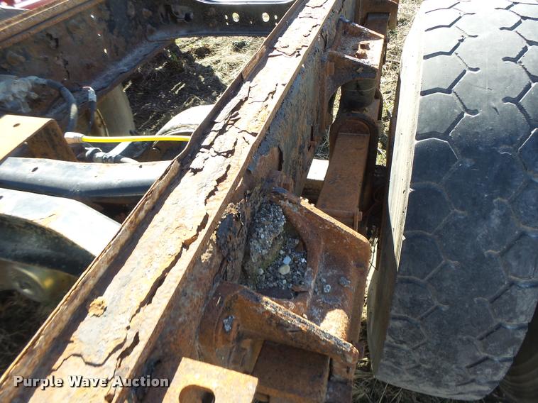 image for item DA9410 2004 Ford F750 Super Duty truck cab and chassis