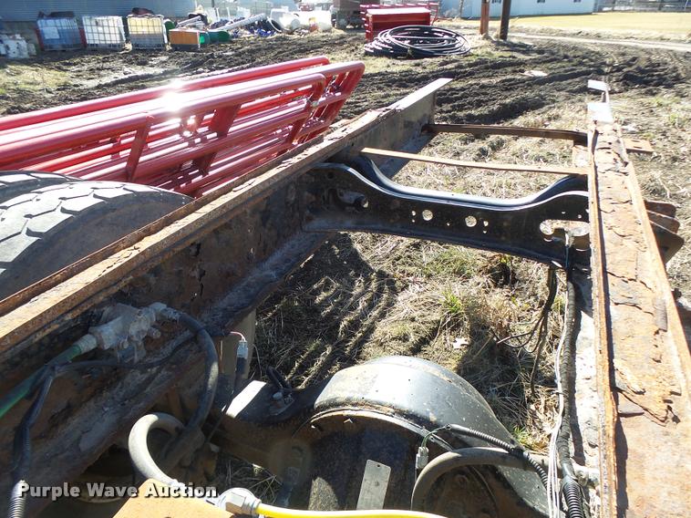 image for item DA9410 2004 Ford F750 Super Duty truck cab and chassis