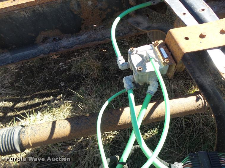 image for item DA9410 2004 Ford F750 Super Duty truck cab and chassis