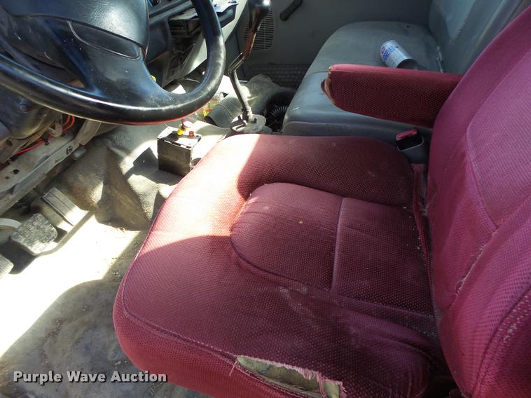 image for item DA9410 2004 Ford F750 Super Duty truck cab and chassis