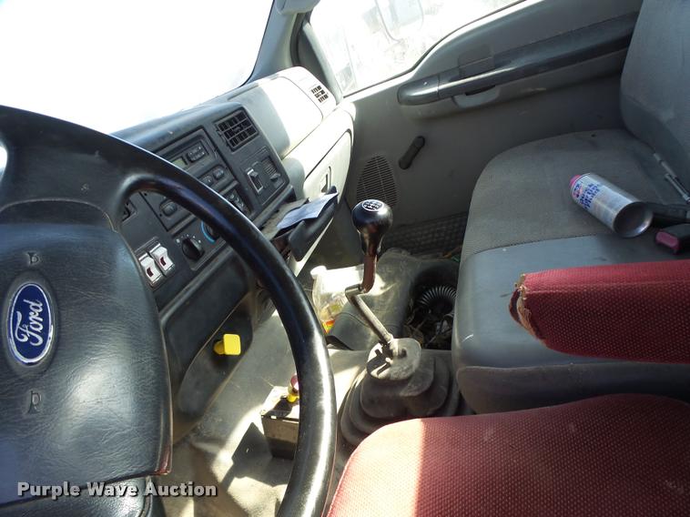 image for item DA9410 2004 Ford F750 Super Duty truck cab and chassis