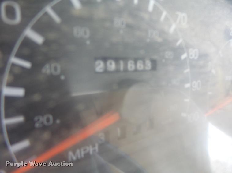 image for item DA9410 2004 Ford F750 Super Duty truck cab and chassis