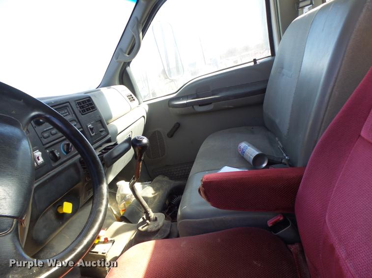 image for item DA9410 2004 Ford F750 Super Duty truck cab and chassis