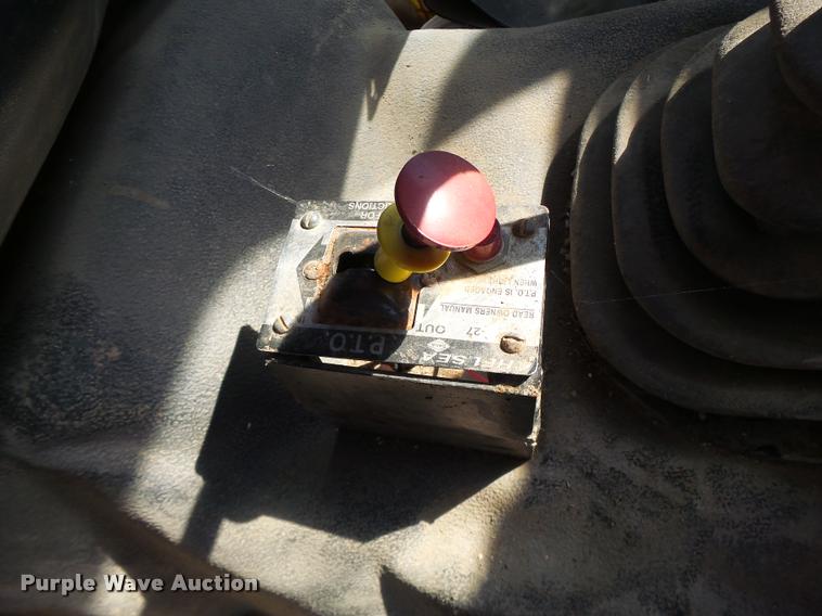 image for item DA9410 2004 Ford F750 Super Duty truck cab and chassis