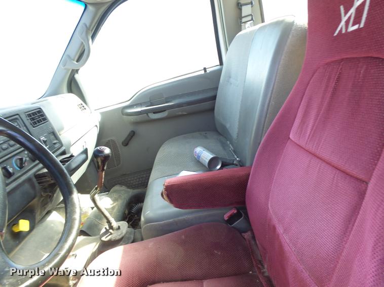 image for item DA9410 2004 Ford F750 Super Duty truck cab and chassis