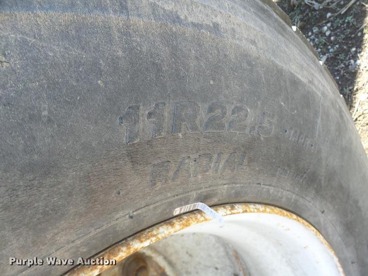 image for item DA9410 2004 Ford F750 Super Duty truck cab and chassis