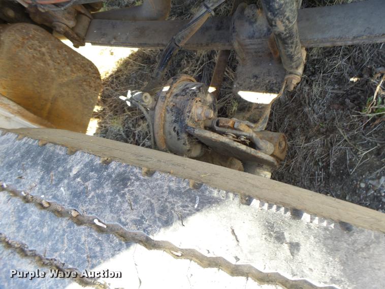 image for item DA9410 2004 Ford F750 Super Duty truck cab and chassis