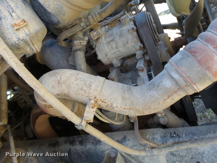 image for item DA9410 2004 Ford F750 Super Duty truck cab and chassis