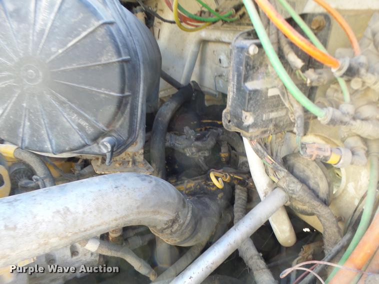 image for item DA9410 2004 Ford F750 Super Duty truck cab and chassis