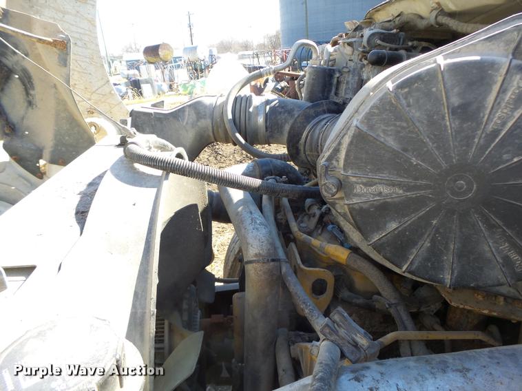 image for item DA9410 2004 Ford F750 Super Duty truck cab and chassis