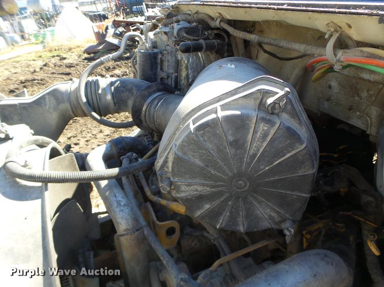 image for item DA9410 2004 Ford F750 Super Duty truck cab and chassis